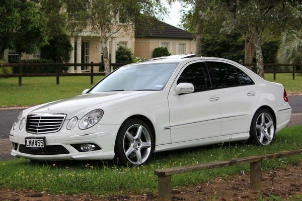 Mercedes perhaps finest design, the bold, sporty E Class that has a classic-benz look that makes it\'s presense known in any situation.