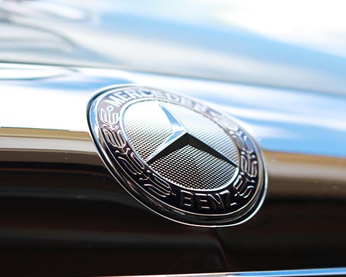 mercedes benz emblem