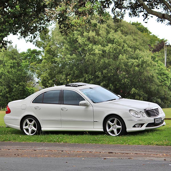 image of mercedes benz E550