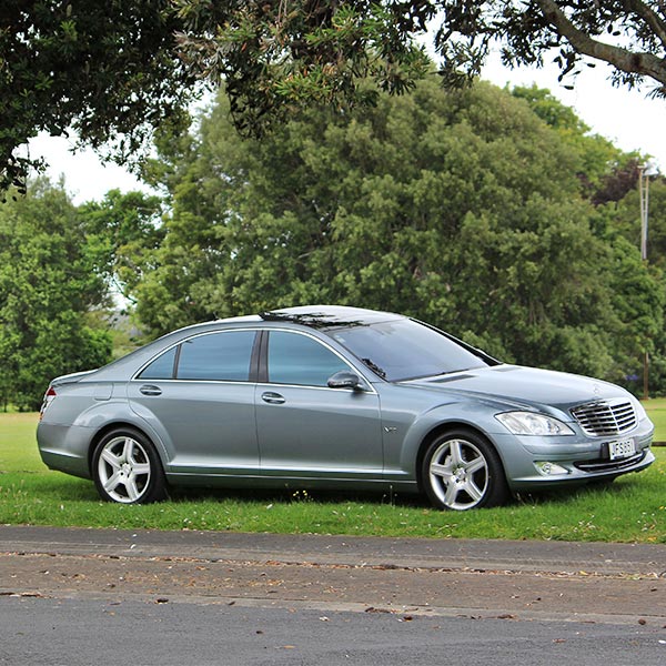 image of V12 mercedes benz S600